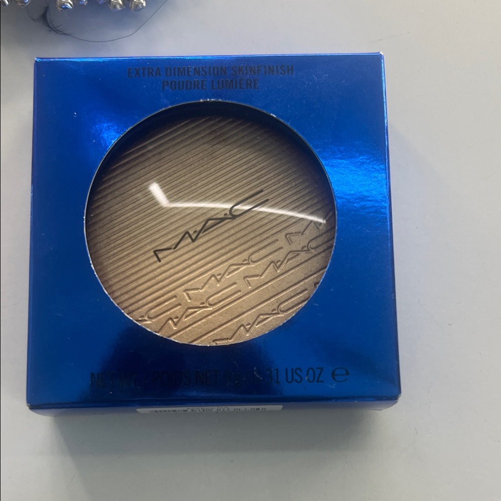MAC Cosmetics Extra Dimension Skinfinish Highlighter - LE Oh Darling